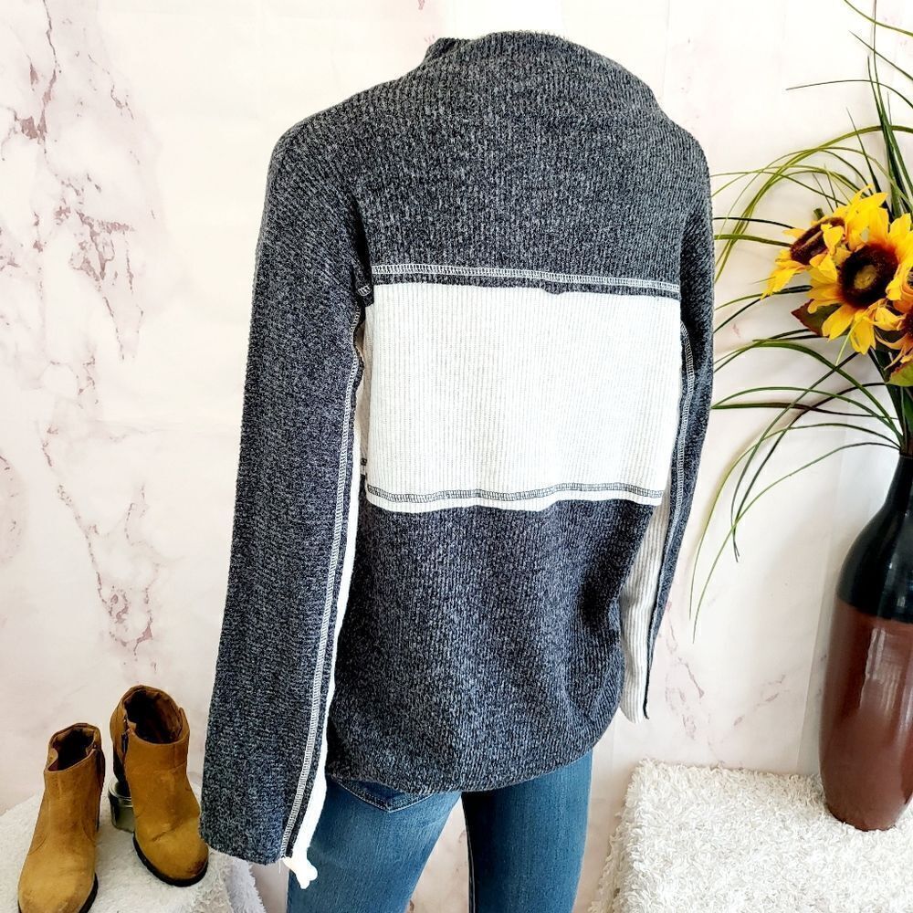 Women's Gray Sweater - Picture 5 of 5